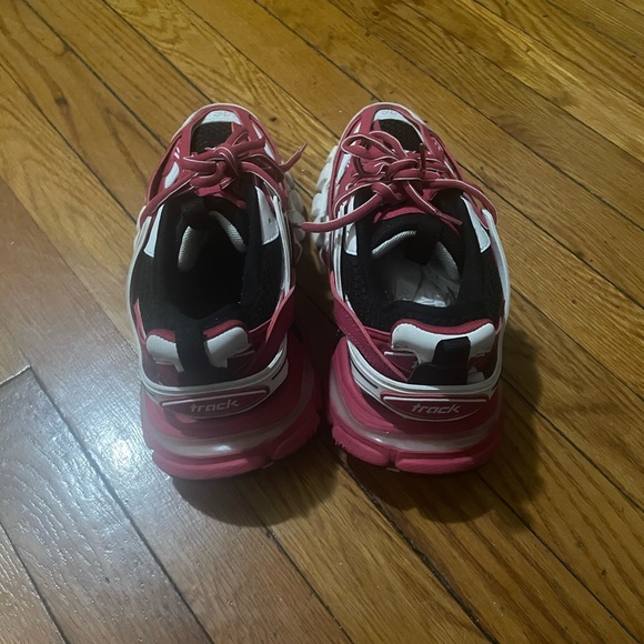 BALENCIAGA WOMENS TRACK SNEAKER - Picture 3 of 5